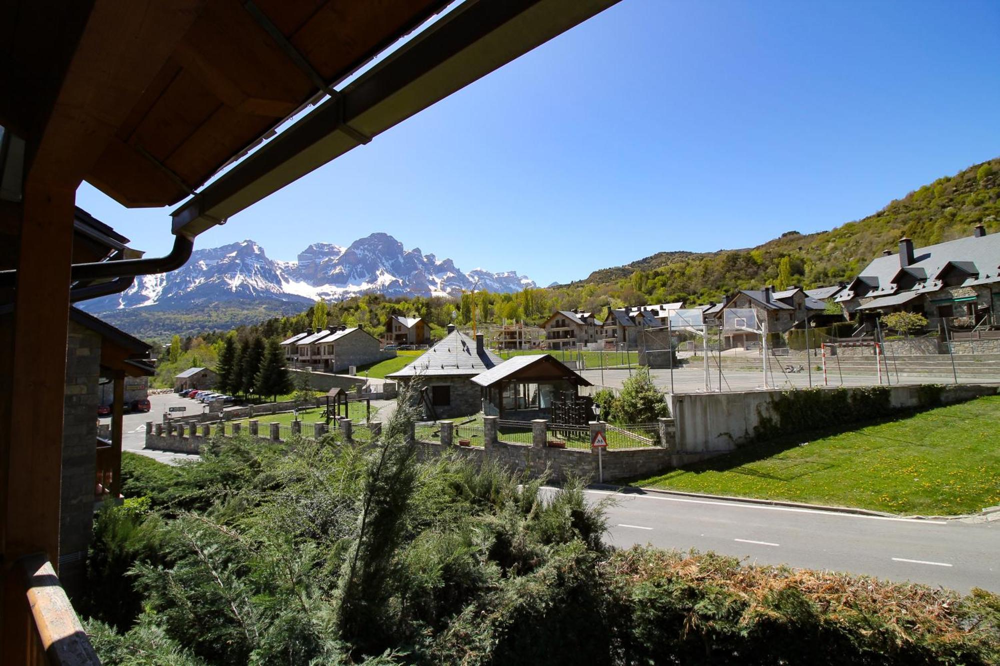 Villa Nuria Tramacastilla de Tena Esterno foto